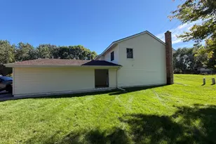 2933 69th Ln N, Brooklyn Center, MN 55430 - Photo 3