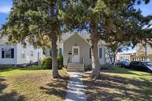 631 11th St N, Moorhead, MN 56560 - Photo 1