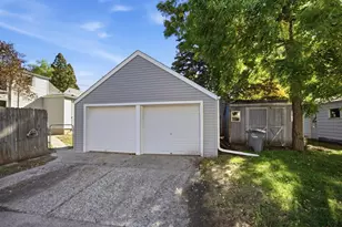 631 11th St N, Moorhead, MN 56560 - Photo 33