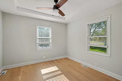 4403 Zane Avenue N, Crystal, MN 55422 - Photo 11