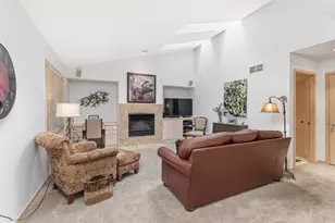 19580 Waterford Ct, Shorewood, MN 55331 - Photo 9