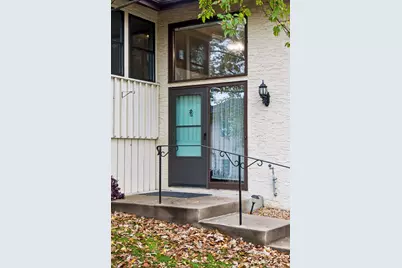 2032 Charlton Ridge, West Saint Paul, MN 55118 - Photo 3