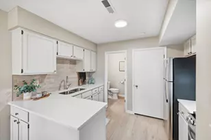 4711 Lund Point, Eagan, MN 55122 - Photo 17