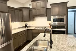 19967 Hiawatha Ct, Lakeville, MN 55044 - Photo 9