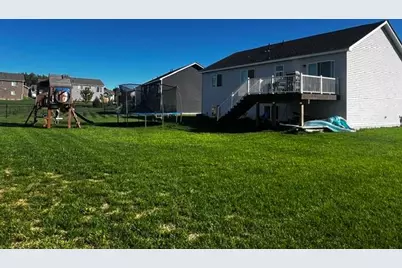 813 Hickory Curve, Watertown, MN 55388 - Photo 3