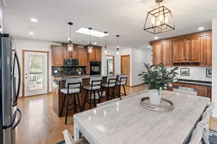 8370 W Lake Dr, Chanhassen, MN 55317 - Photo 17