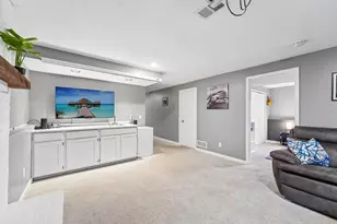 810 Clearbrook Ln, Vadnais Heights, MN 55127 - Photo 29