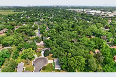 9923 Brookside Circle, Bloomington, MN 55431 - Photo 63