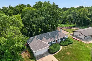 9923 Brookside Cir, Bloomington, MN 55431 - Photo 61