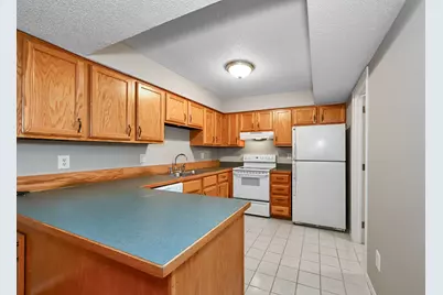 5563 E Bavarian Pass, Fridley, MN 55432 - Photo 7