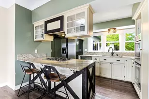 817 Kenwood Ln, Maplewood, MN 55117 - Photo 5