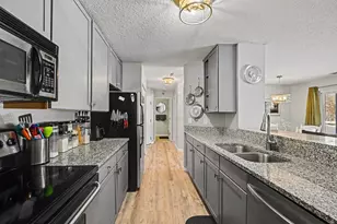 6165 Chasewood Pkwy, Hopkins, MN 55343 - Photo 9