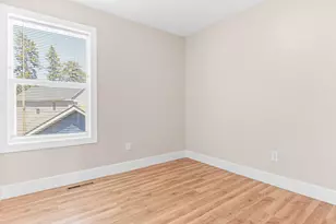 1918 Hillside Ave N, Minneapolis, MN 55411 - Photo 11