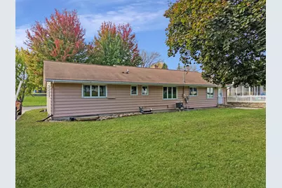 219 E Hollett Street, Tracy, MN 56175 - Photo 11