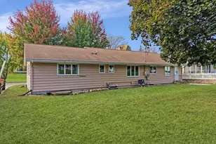 219 E Hollett St, Tracy, MN 56175 - Photo 11