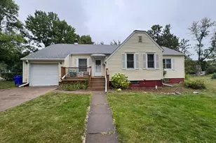 421 1st St, Moose Lake, MN 55767 - Photo 1