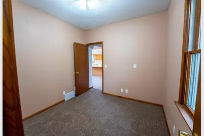 305 N Secor Street, Bricelyn, MN 56014 - Photo 11