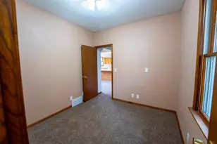 305 N Secor St, Bricelyn, MN 56014 - Photo 11