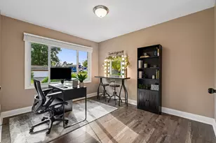 501 Laredo Ln, Chanhassen, MN 55317 - Photo 21
