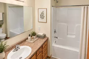 1205 Canoga Park Dr, Marshall, MN 56258 - Photo 9