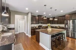 1078 Rosemary Cir, Chaska, MN 55318 - Photo 9