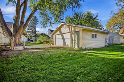 806 6th Avenue NW, Austin, MN 55912 - Photo 23
