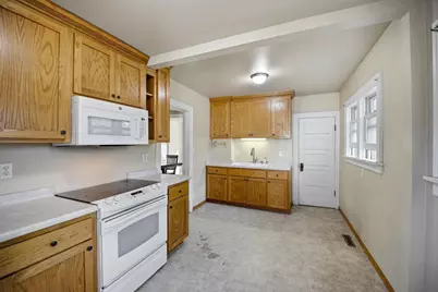 806 6th Avenue NW, Austin, MN 55912 - Photo 11