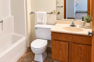 910 Hengen St, Fairmont, MN 56031 - Photo 5
