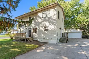 737 S Dakota Ave, New Richmond, WI 54017 - Photo 3