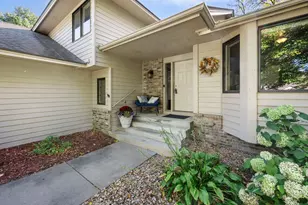 1205 Hilloway Cir, Burnsville, MN 55306 - Photo 3