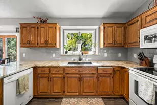 1205 Hilloway Cir, Burnsville, MN 55306 - Photo 9