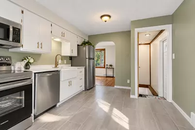 526 Becker Avenue SE, Willmar, MN 56201 - Photo 3