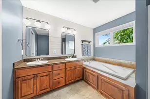 11605 Ivywood Trail, Woodbury, MN 55129 - Photo 29