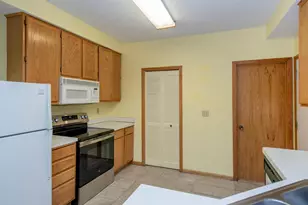 9175 Troon Ct, Woodbury, MN 55125 - Photo 11