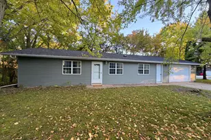 102 9th Ave NE, Dodge Center, MN 55927 - Photo 1