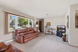 2128 Shale Ln, Eagan, MN 55122 - Photo 5