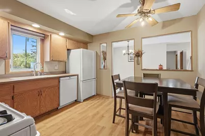 2128 Shale Lane, Eagan, MN 55122 - Photo 9