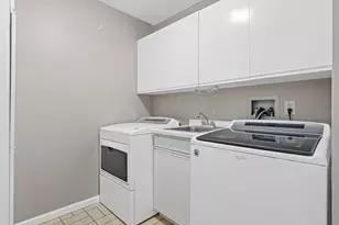 1235 Yale Pl, Minneapolis, MN 55403 - Photo 17