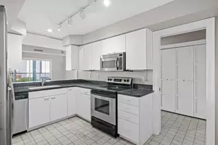 1235 Yale Pl, Minneapolis, MN 55403 - Photo 7