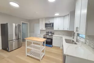 712 Maple St W, Stillwater, MN 55082 - Photo 9