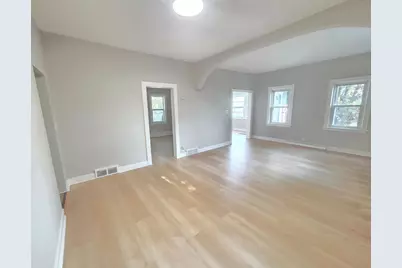 712 Maple Street W, Stillwater, MN 55082 - Photo 3