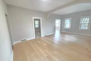 712 Maple St W, Stillwater, MN 55082 - Photo 3