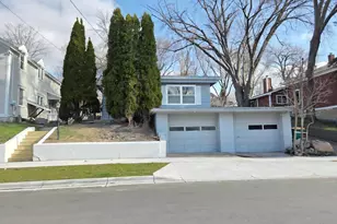 712 Maple St W, Stillwater, MN 55082 - Photo 1