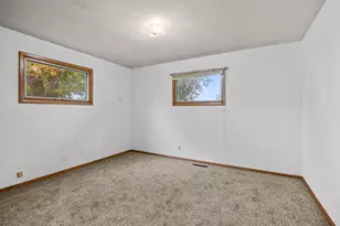 90 10th St SE, Wells, MN 56097 - Photo 17
