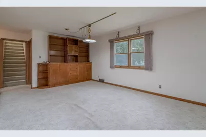 205 N Thompson, Delavan, MN 56023 - Photo 9