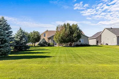 812 S 36th Street S, Moorhead, MN 56560 - Photo 5