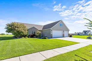812 S 36th Street S, Moorhead, MN 56560 - Photo 3