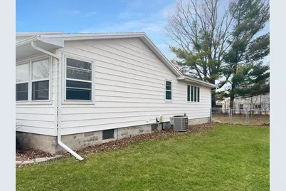 1122 S State Street, Fairmont, MN 56031 - Photo 3