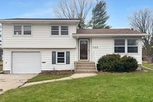1122 S State St, Fairmont, MN 56031 - Photo 1
