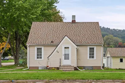 36 S Elm Street, La Crescent, MN 55947 - Photo 1